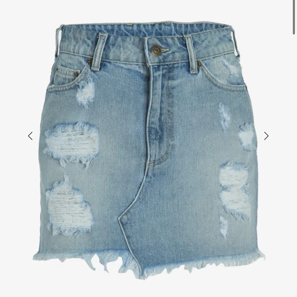 SEROYA Alli Distressed Denim Mini Skirt Lakewood Wash Size 25 Made in Italy